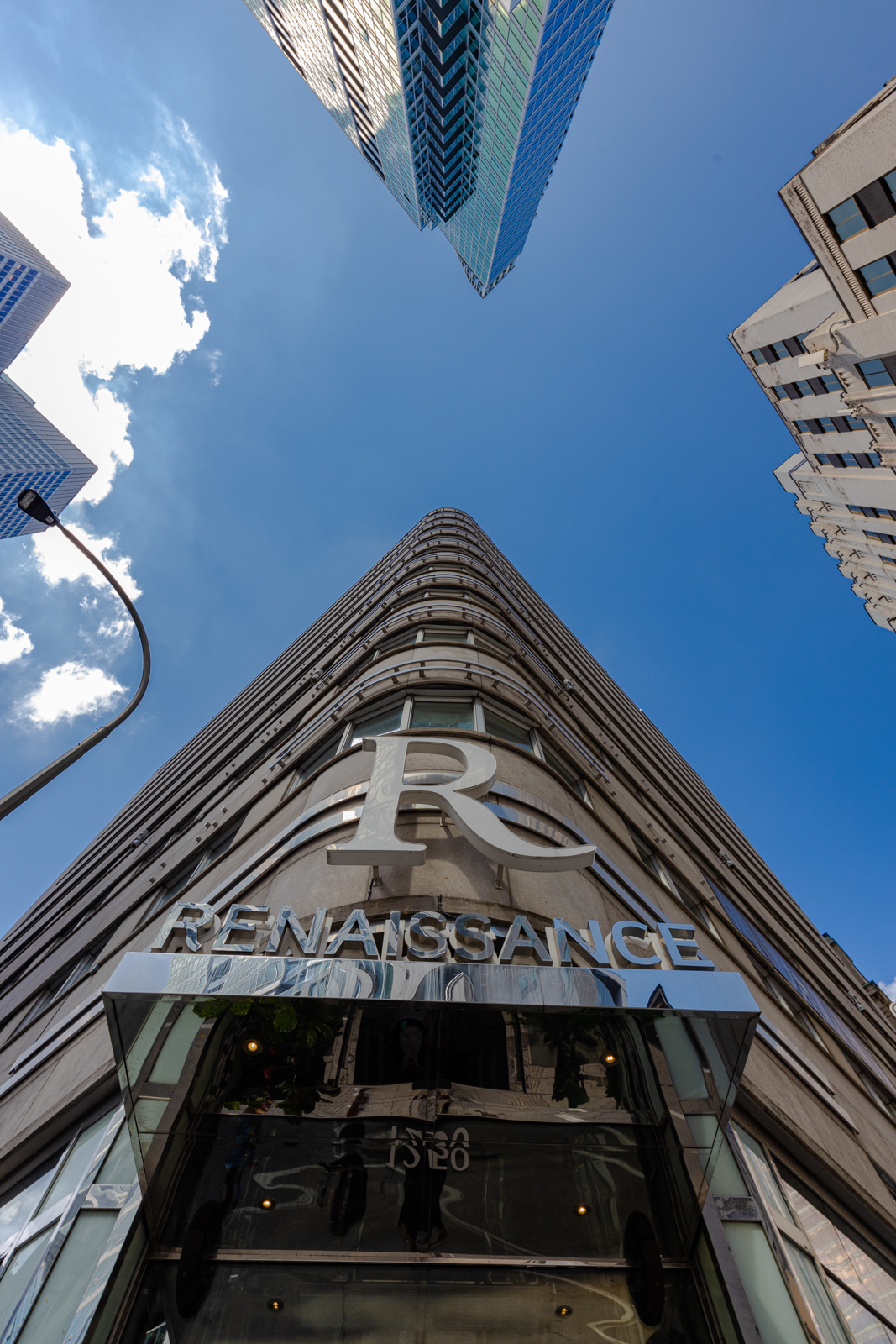 Hôtel Renaissance vu en contre-plongée